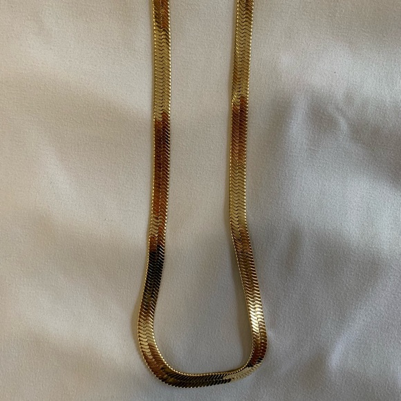 30” woman’s golden color necklace - Picture 7 of 7